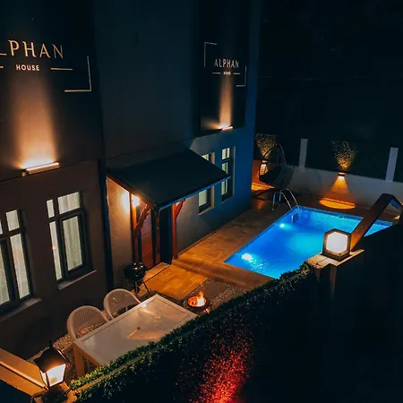公寓 Alphan House